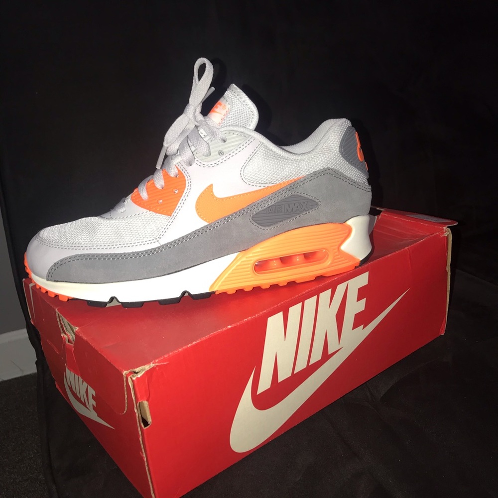 Woman’s Sneakers